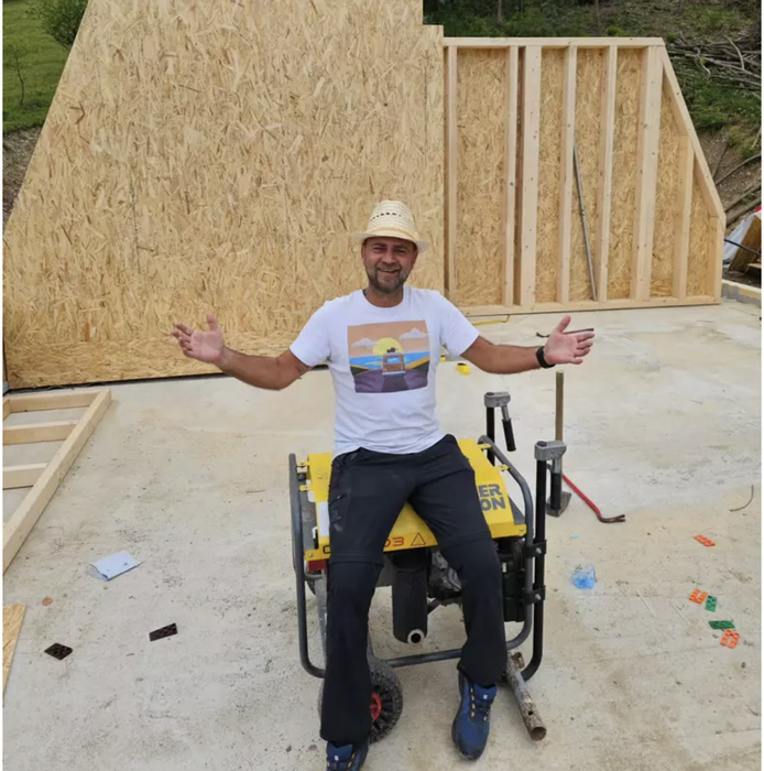 Cum arată casa de vacanță a lui Cosmin Seleși din inima Maramureșului. A petrecut primul Paște acolo cu familia