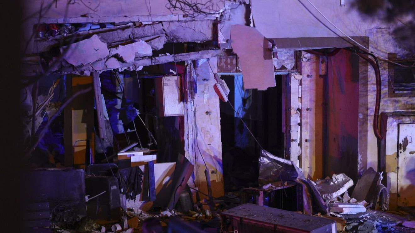 Explozie puternică în Buftea! Primele imagini de la fața locului: mai multe victime au fost transportate la spital