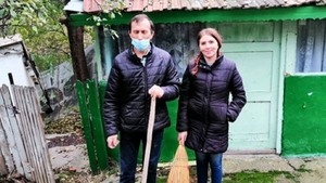 Grea viața la țară! Cum s-a fotografiat Vulpița, în curtea noii sale case - oamenii au reacționat imediat: „Nu este o rușine”