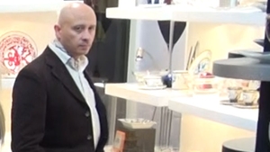 Ce "mini-aspirator de femei" are Sebastian Bodu la mana! Tine 25.000 de euro doar la incheietura dreapta