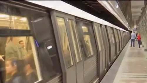 Panică la metrou! Călătorii au fost evacuați de urgență dintr-o garnitură!