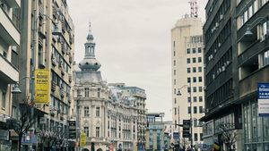 Reacția unui turist francez care a vizitat Bucureștiul. Tânărul spune că seamănă cu Parisul