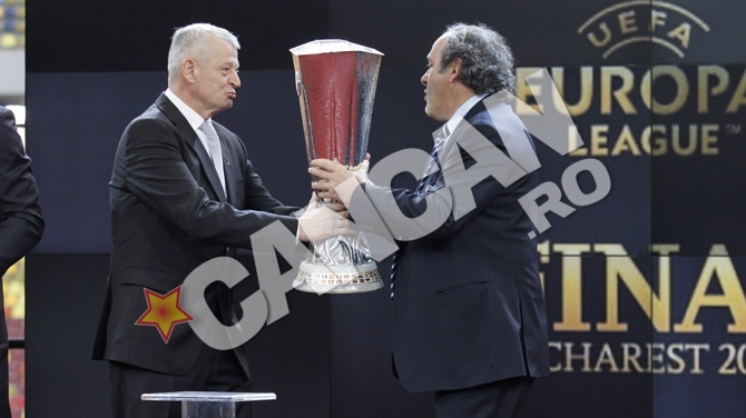 Oprescu: "Am emotii la primirea cupei Europa League ca inainte de a intra in sala de operatii. Platini e multumit de pregatirile pentru finala"