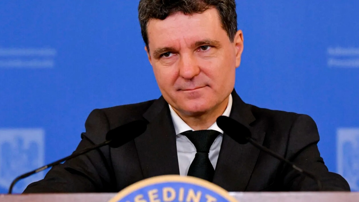 Se interzic rețelele sociale pentru copiii sub 16 ani în România? Ce a răspuns Nicușor Dan