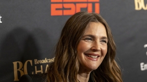 Cum arată Drew Barrymore la 50 de ani. Actrița a postat imagini cu ea nemachiată pe rețelele sociale