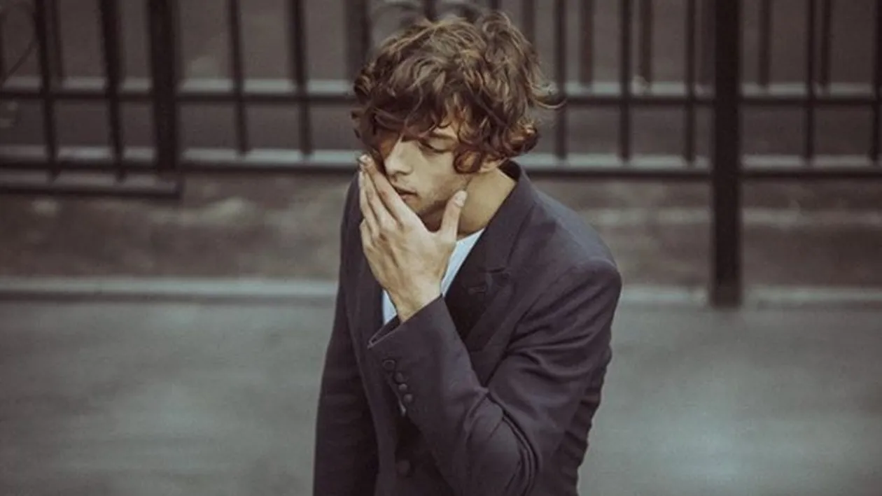 Toto, fiul lui Ilie Dumitrescu, a ajuns la DIICOT, după ce a fost prins sub influența drogurilor. Tânărul de 22 de ani riscă cinci ani de închisoare