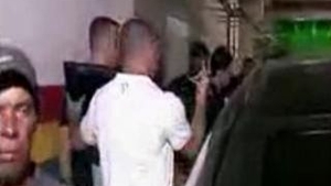 VIDEO Il lasa puterile pe Ronaldo? Contestat de fanii sai, brazilianul le arata acestora degetul mijlociu!