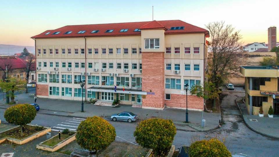 Profesoară din Alba, cercetată pentru că ar fi întreținut relații sexuale cu un elev de 14 ani