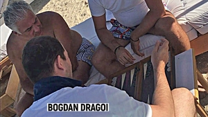 Se schimbă ”garda veche”! Ginerele lui Videanu a ”dat o mână”, la plajă, cu cel mai tânăr ministru de Finanţe!