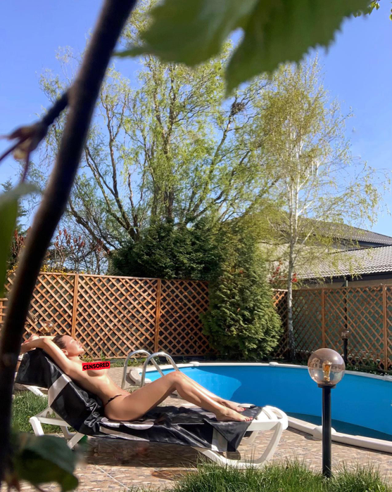 Raluca Podea, plajă topless în perioada de izolare