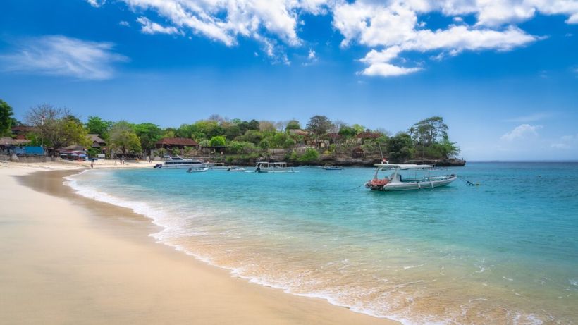 Insula preferată de români care le va cere turiștilor extras de cont bancar, bilete de întoarcere și itinerarii detaliate. Care e motivul?