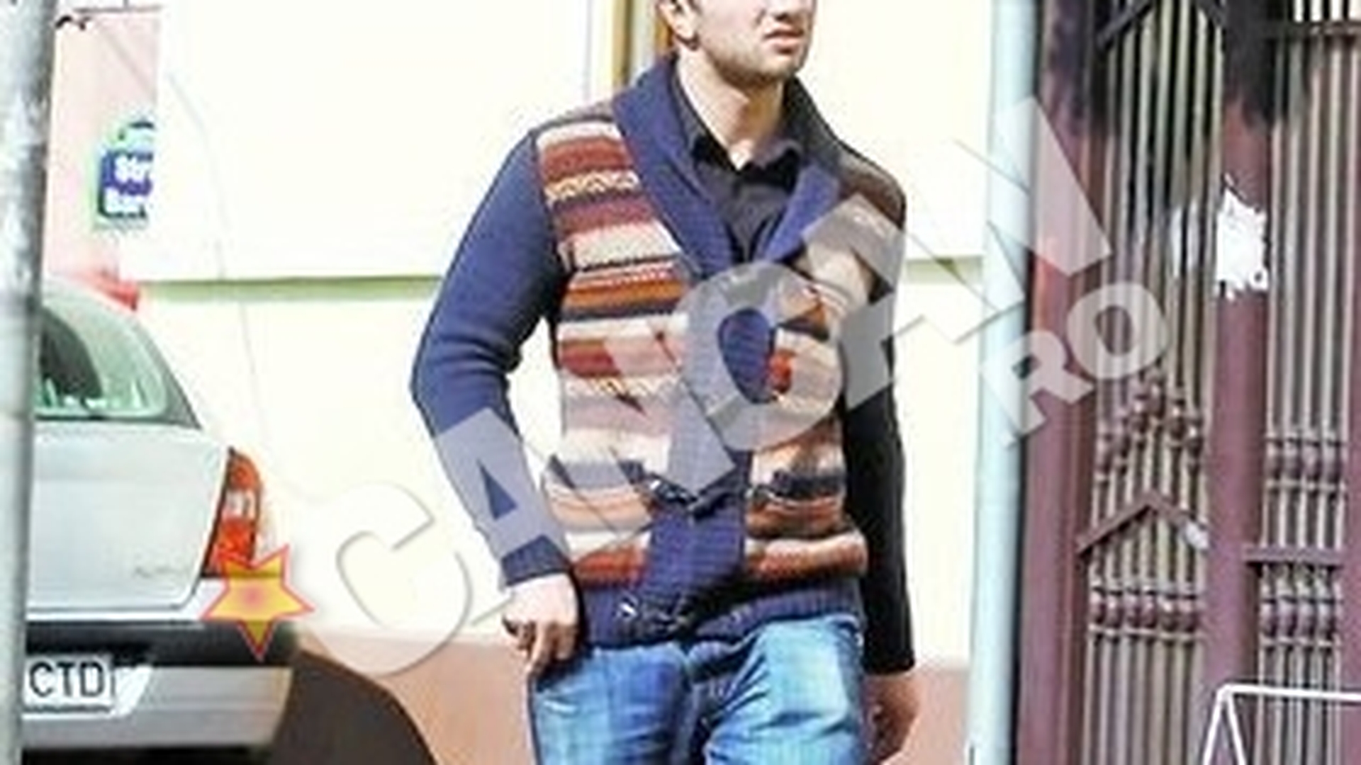 Bogdan Vladan, singur la festivitatea de absolvire. Doar colegii de clasa si parintii acestora l-au aplaudat cand a urcat pescena