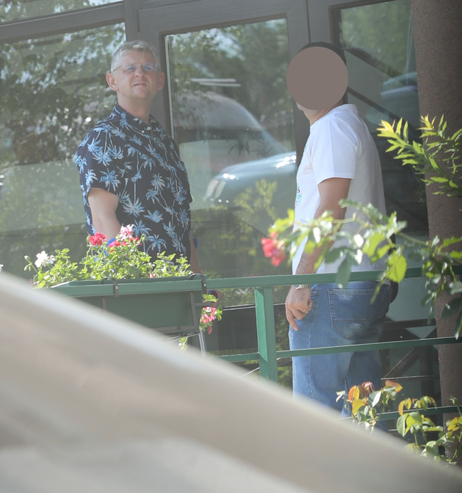 Alin Mastan a coordonat din umbră jandarmii la mitingul Diasporei. Bossul în cârjă are Touareg de serviciu și "bodyguard"!