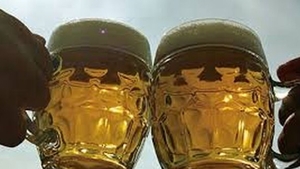 Au băut toată noaptea, iar apoi au plecat cu mașina în căutare de și mai mult alcool. Ce au pățit pe drum
