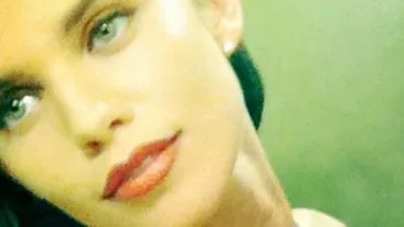 Ce gafa a facut aceasta actrita! Si-a aratat sfarcul din greseala pe internet!