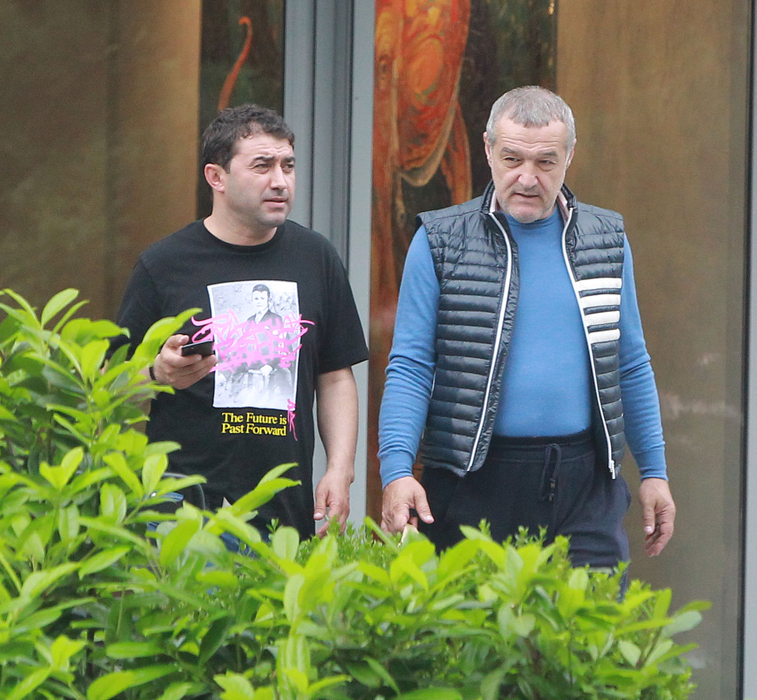 Gigi Becali l-a sfidat pe Papa Francisc