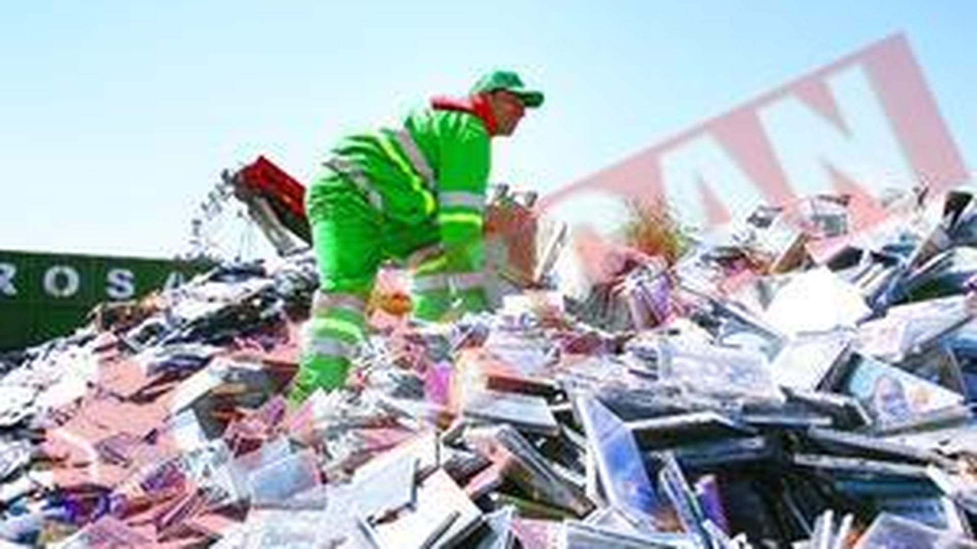 Aproape 170.000 de CD-uri si DVD-uri au ajuns la gunoi