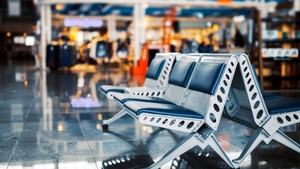 Primele victime ale scumpirii kerosenului. O importantă companie aeriană anunță că anulează toate zborurile și își închide toate operațiunile