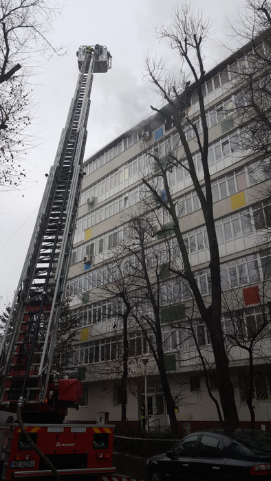 Incendiu pe bulevardul Ion Mihalache din București