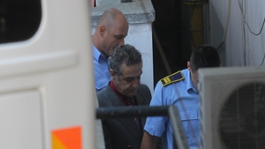 Adio butoni de aur si degete de pianist! Mainile lui Gigi Becali o sa fie distruse in puscarie daca se va intampla asta!
