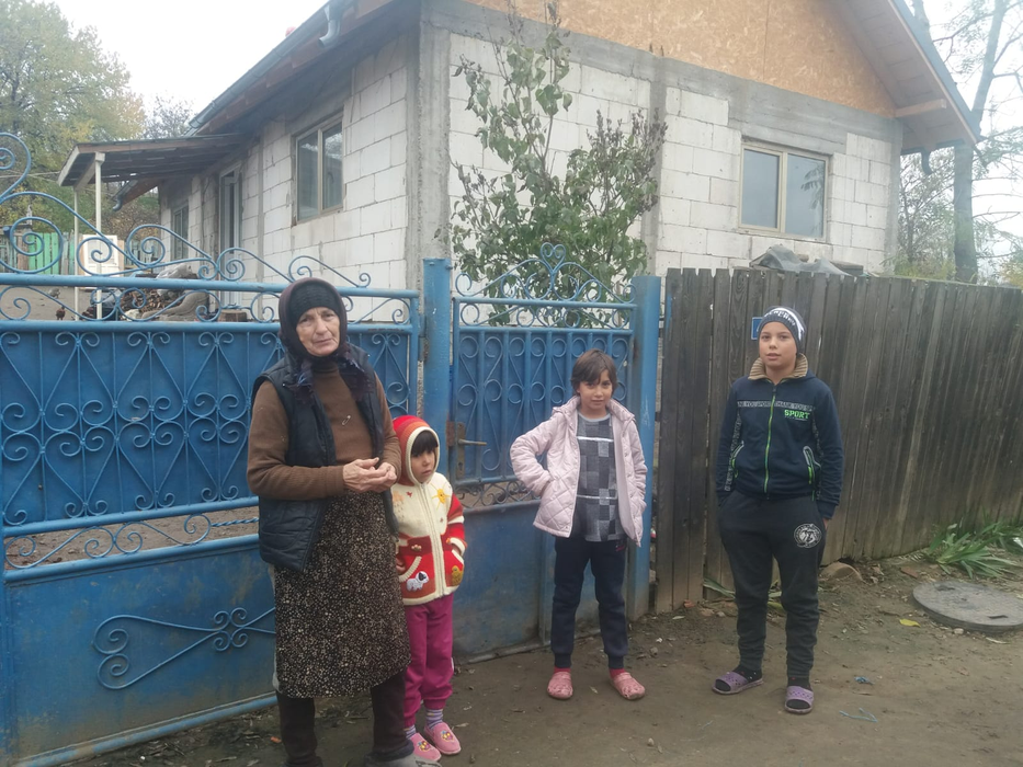 Străbunica a refuzat în ruptul capului să-i dea pe copii în plasament, după ce, pentru părinți și bunici, deveniseră o povară prea mare