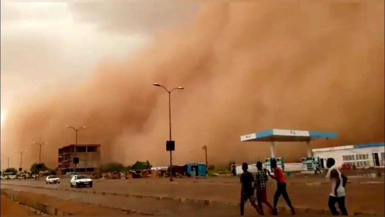 VIDEO | Imagini incredibile din capitala statului Niger! O furtună de nisip a lovit orașul. „E pedeapsa lui Dumenzeu”