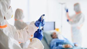 Autoritățile pregătesc noi măsuri pentru români. Azi va avea loc o ședință crucială, după 4 zile cu peste 2.000 de infectări