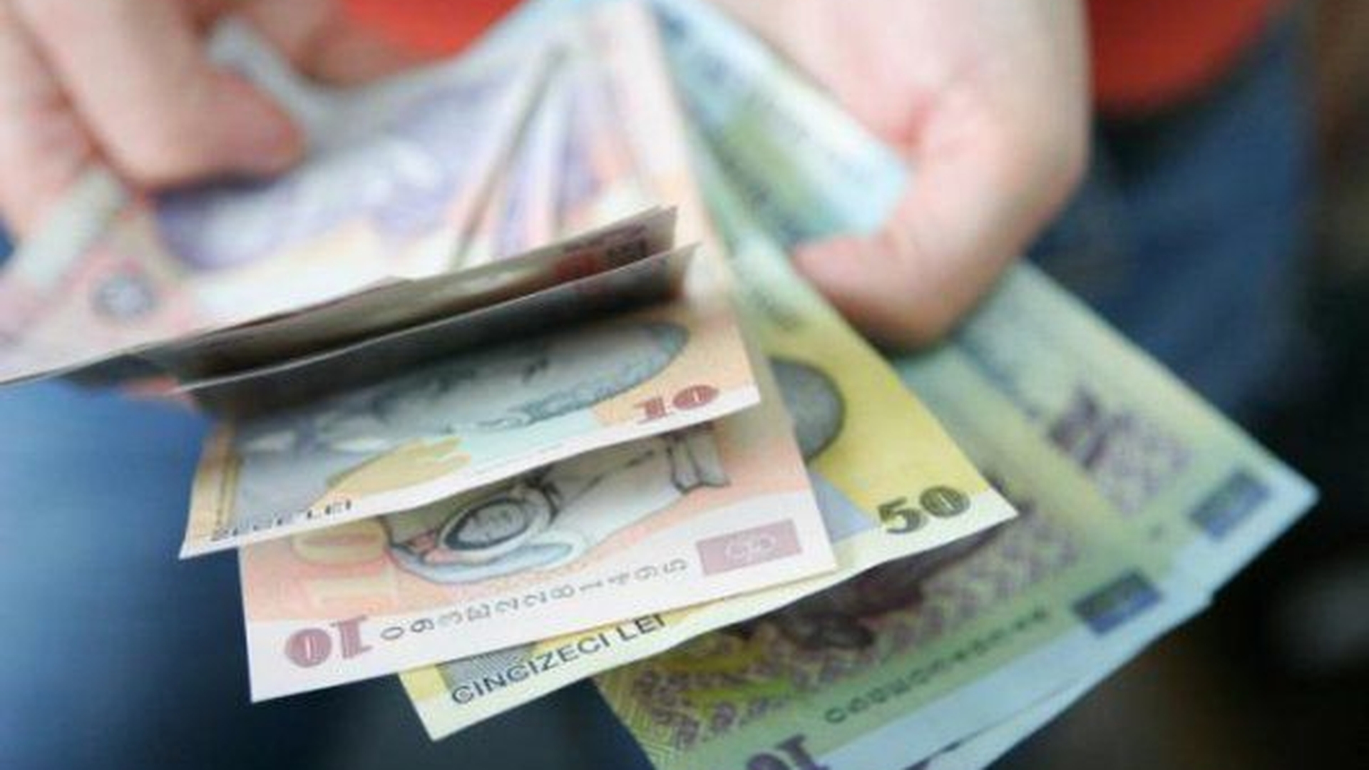 Veste bună pentru 100.000 de români! Se dau bani de la stat