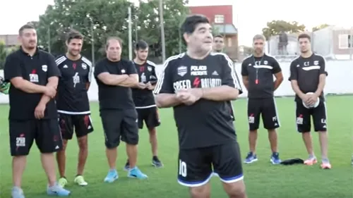 DIEGO MARADONA, clip de senzaţie! La 56 de ani are aceeaşi măiestrie în execuţia loviturilor libere ca în tinereţe