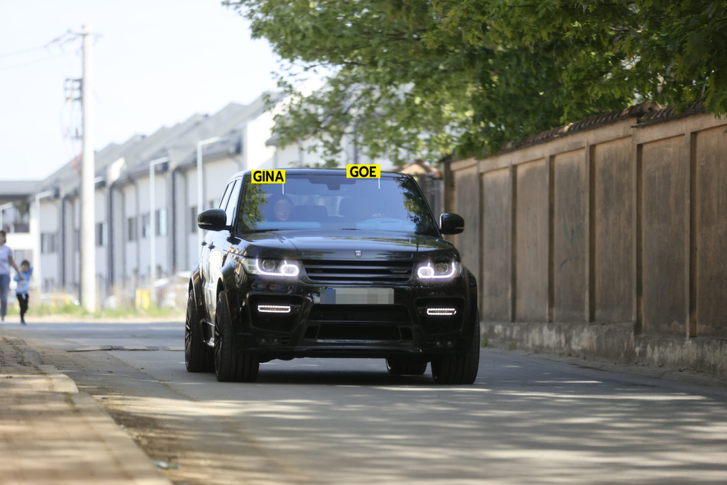 Goe și Gina, în mașina Range Rover Sport Mansory (Foto: CANCAN.RO)