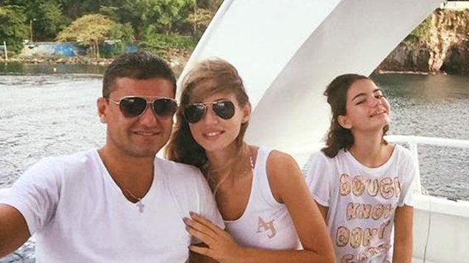 IOANA BOUREANU a pus-o la zid pe iubita tatălui ei: ”Este ultima frustrată şi... ”