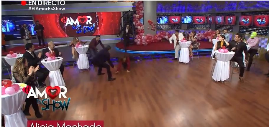 FOTO. Ce gafă! Miss Universe s-a făcut de râs în direct, după ce a…