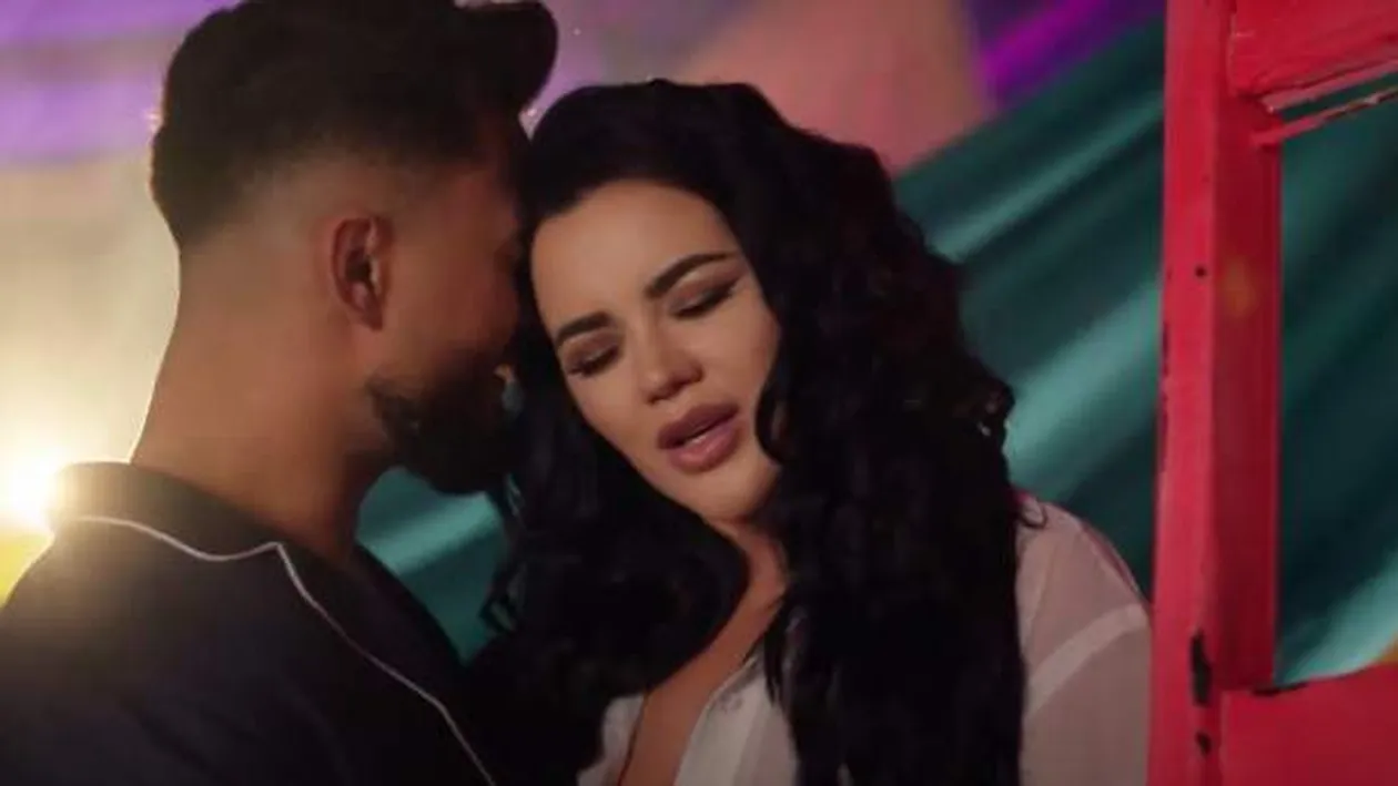 Clipul care face înconjurul internetului. Carmen de la Sălciua și Jador, îmbrățișări și sărutări pasionale