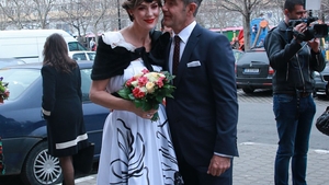 Roxana Ciuhulescu s-a măritat astăzi cu Silviu Bulugioiu! Imagini în premieră de la cununia civilă