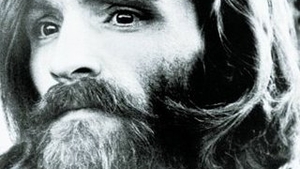 Charles Manson a luat-o razna in puscarie