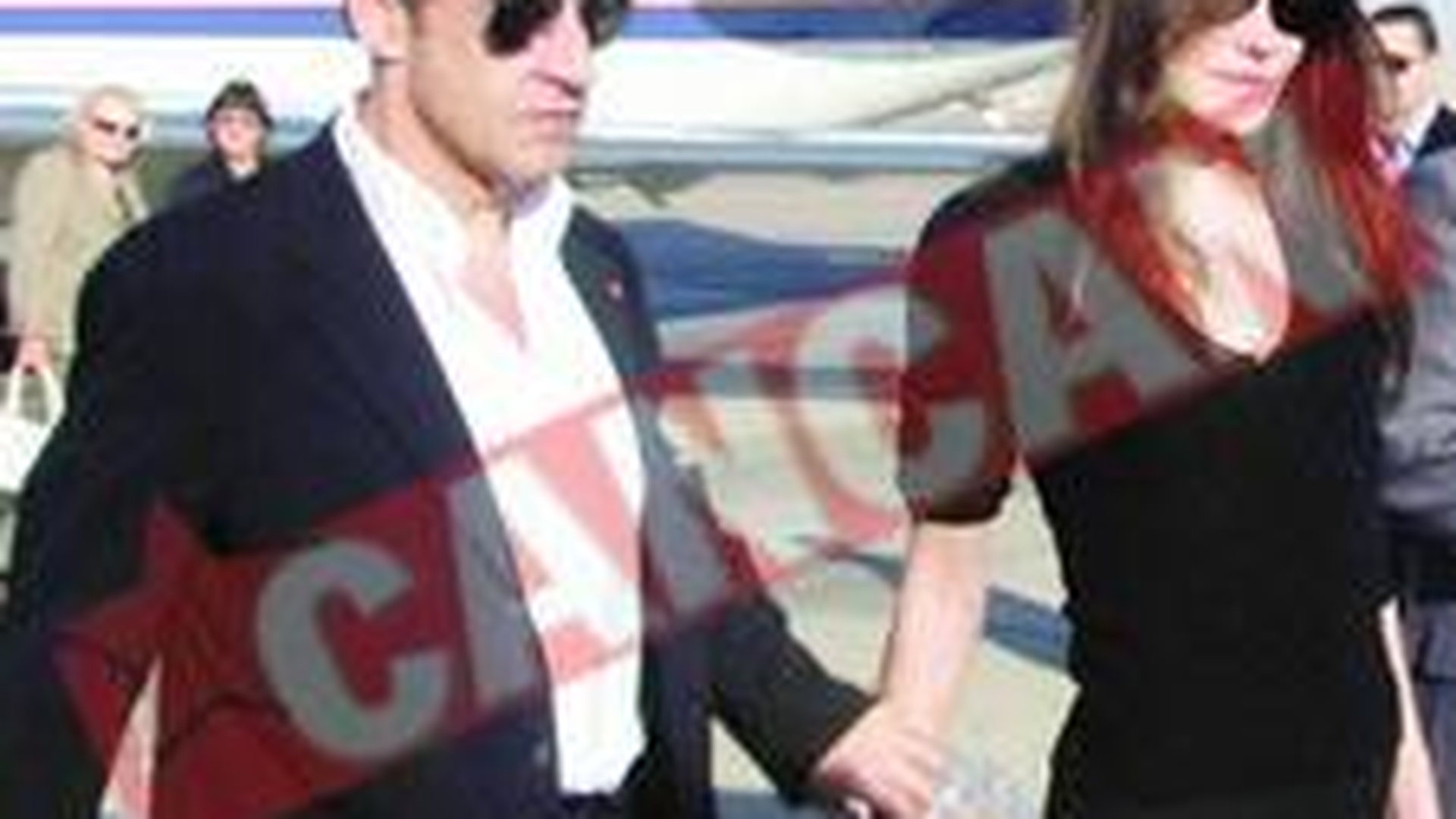 Sarkozy si-a scurtat vizita in Anglia de dragul Carlei