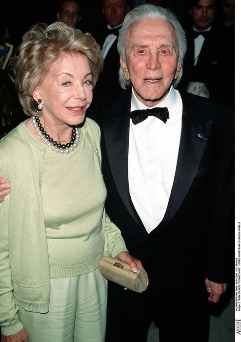 Ea este femeia pe care Kirk Douglas a iubit-o timp de 65 de ani
