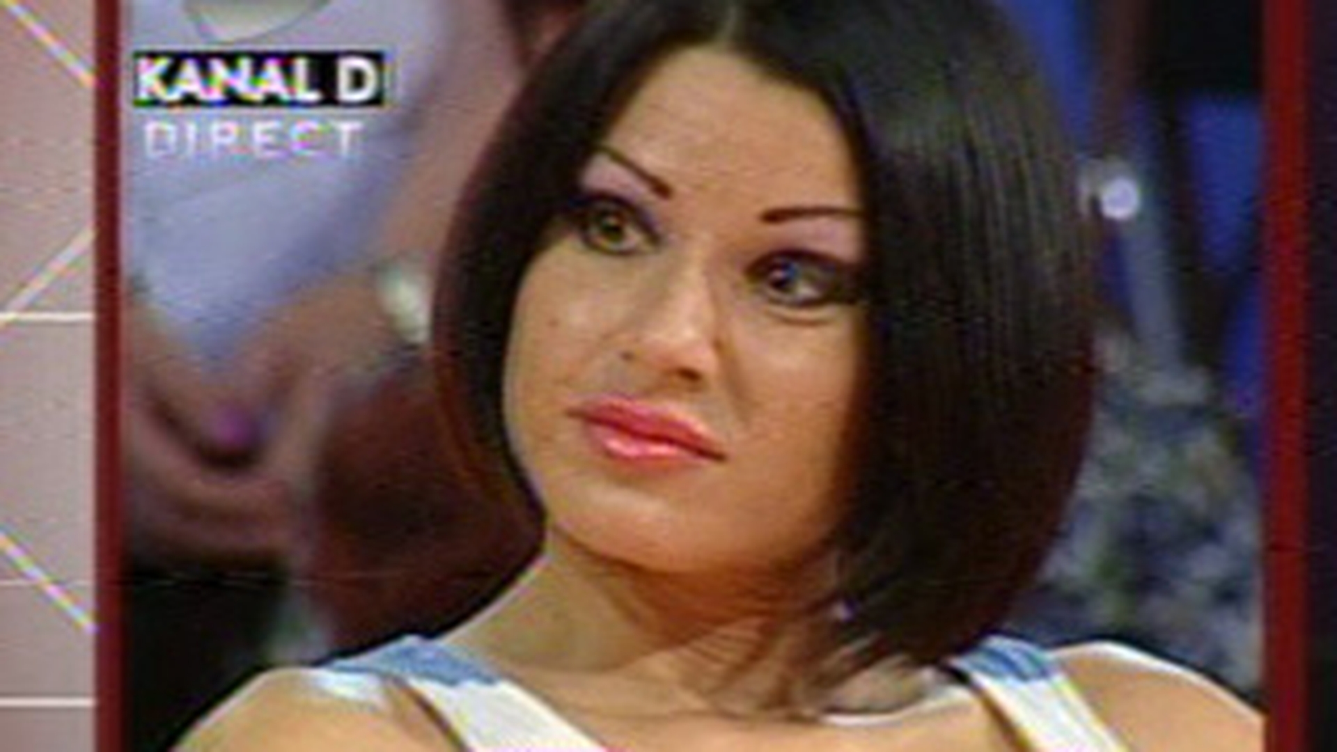 VIDEO Roxana Marinescu de la Partidul Brunetelor: "Ii invitam pe homosexuali la noi in partid! Suntem open"