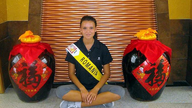 O romanca este "Miss Bikini Queen of the Year International 2010"