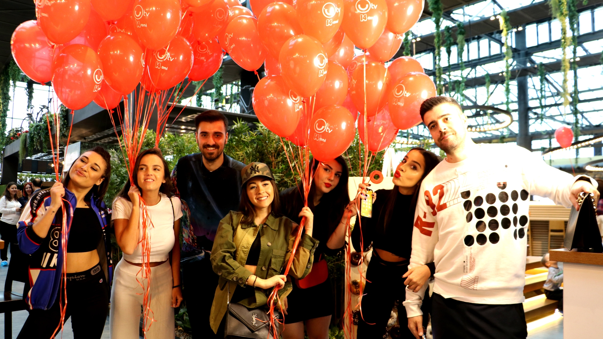 Liviu Teodorescu, Nicole Cherry, Speak, Ștefania și Camelia Bălțoi au sărbătorit 14 ani de UTV
