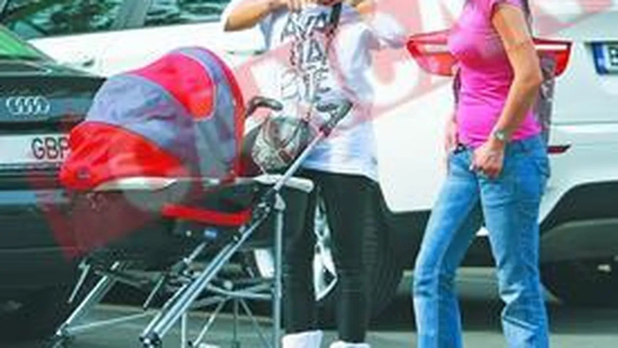 Loredana ex-Trident Prima iesire cu fetita in public!