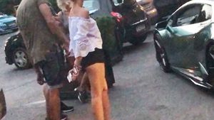 Şi-a stabilit propriul record de fidelitate! Greu de crezut… ”Regele roţilor” a scos în oraş, o lună întreagă, aceeaşi blondă!