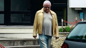 Irinel Columbeanu, hărţuit de "portăreii" de la Taxe şi Impozite! Ce a păţit milionarul