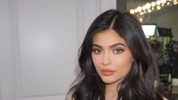 Kylie Jenner, transformare uluitoare! Vedeta și-a scos acidul hialuronic din buze