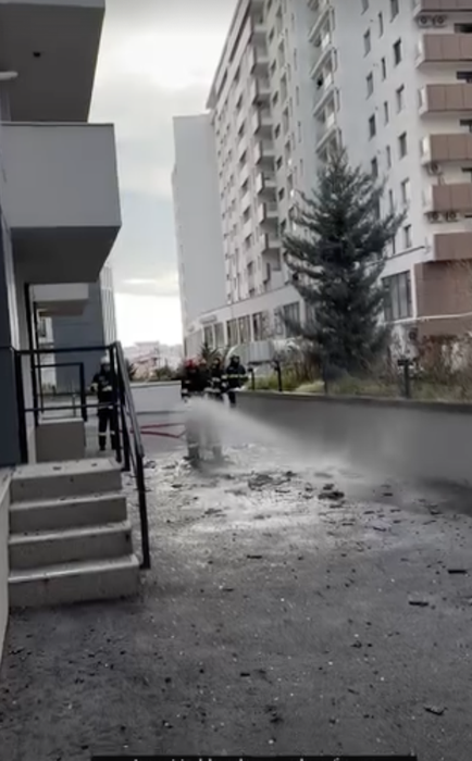 Clipe de coșmar pentru fosta dansatoare a Deliei. A izbucnit incendiul chiar în miezul zilei: ”Pompierii au ajuns în câteva minute”