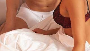 Barbatii isi cumpara singuri lenjerie intima doar atunci cand cauta o partenera