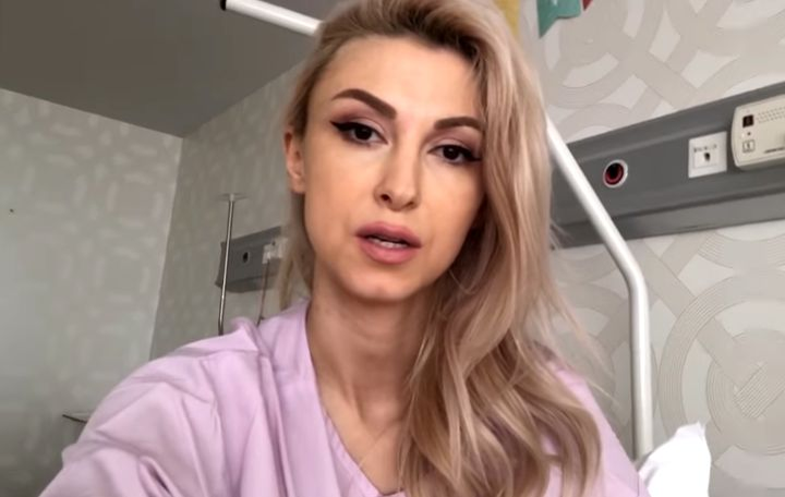 Imagini cutremurătoare! Cum arată picioarele Andreei Bălan. Cântăreața și-a dat pantalonii jos și și-a arătat rănile