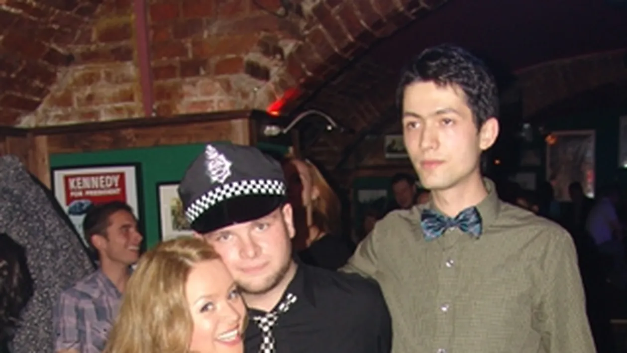 Anya, autograf de un leu!