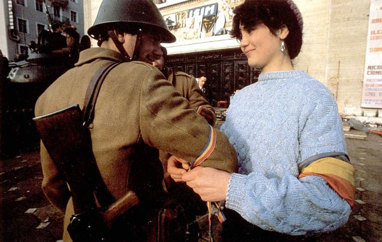Imagini rare de la Revoluție. Ce s-a întâmplat, de fapt, în decembrie 1989