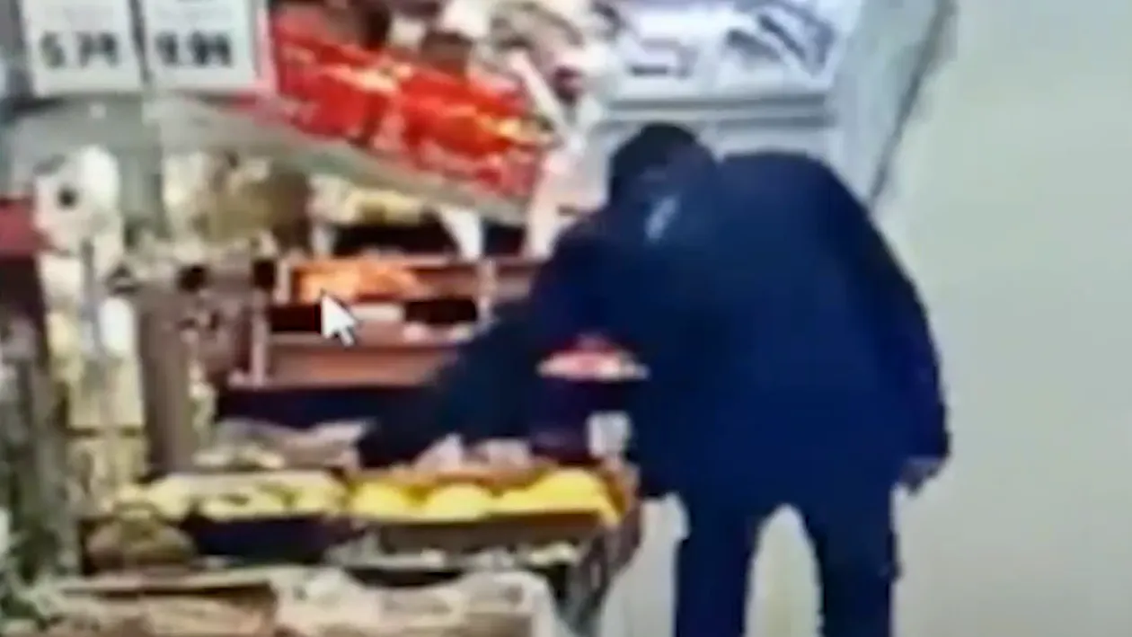 Ce s-a întâmplat cu polițistul surprins în timp ce ”degusta” struguri într-un supermarket. La mijloc este o adevărată vendetă!